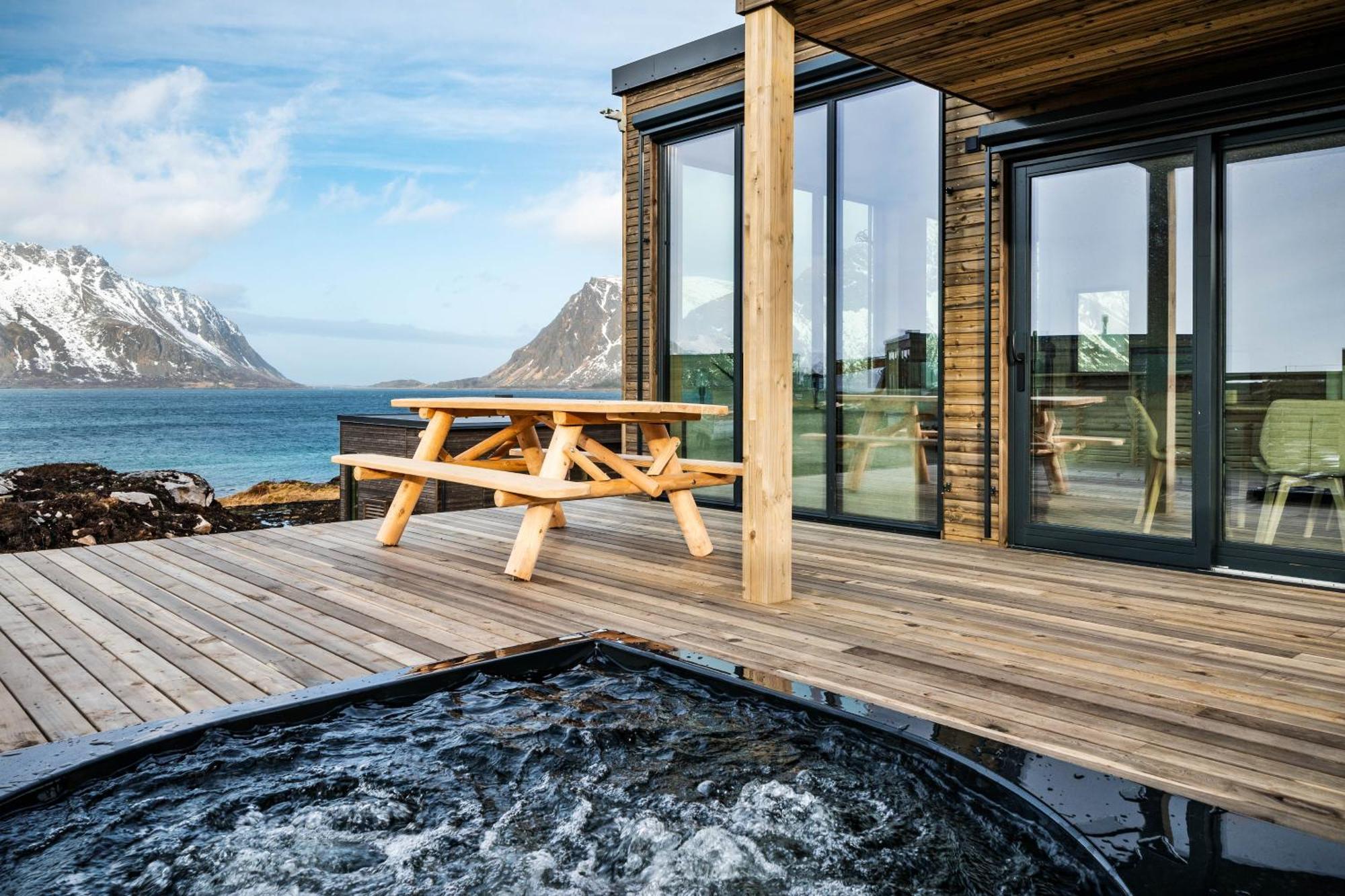 Nydelig Hytte I Unike Lofoten I Naerheten Av Henningsvaer! Lyngvaeret Luaran gambar
